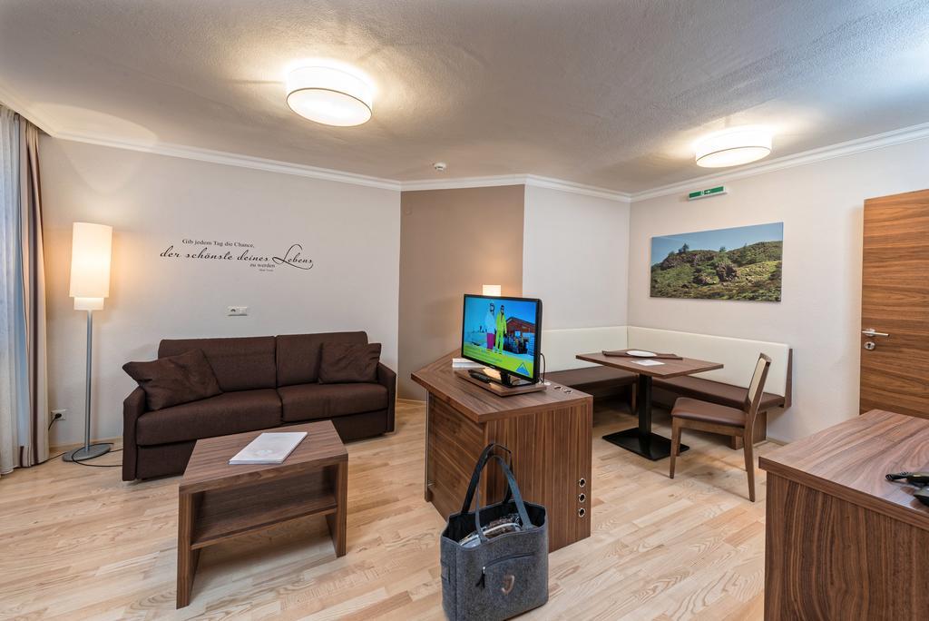 Hotel Jennys Schlössl Serfaus Rum bild